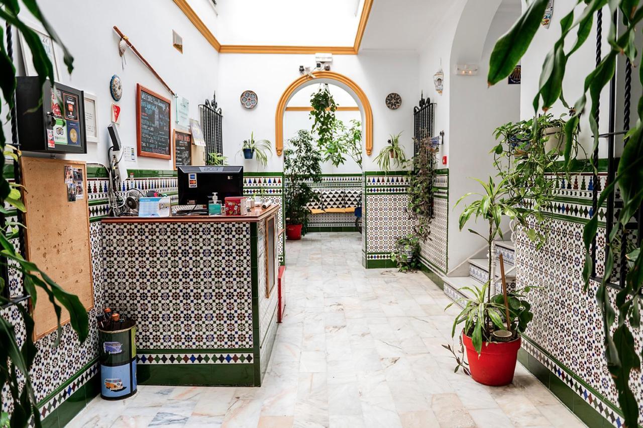 Hostel Triana Backpackers Seville Exterior photo