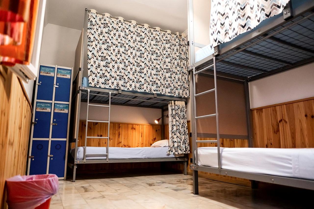 Hostel Triana Backpackers Seville Room photo
