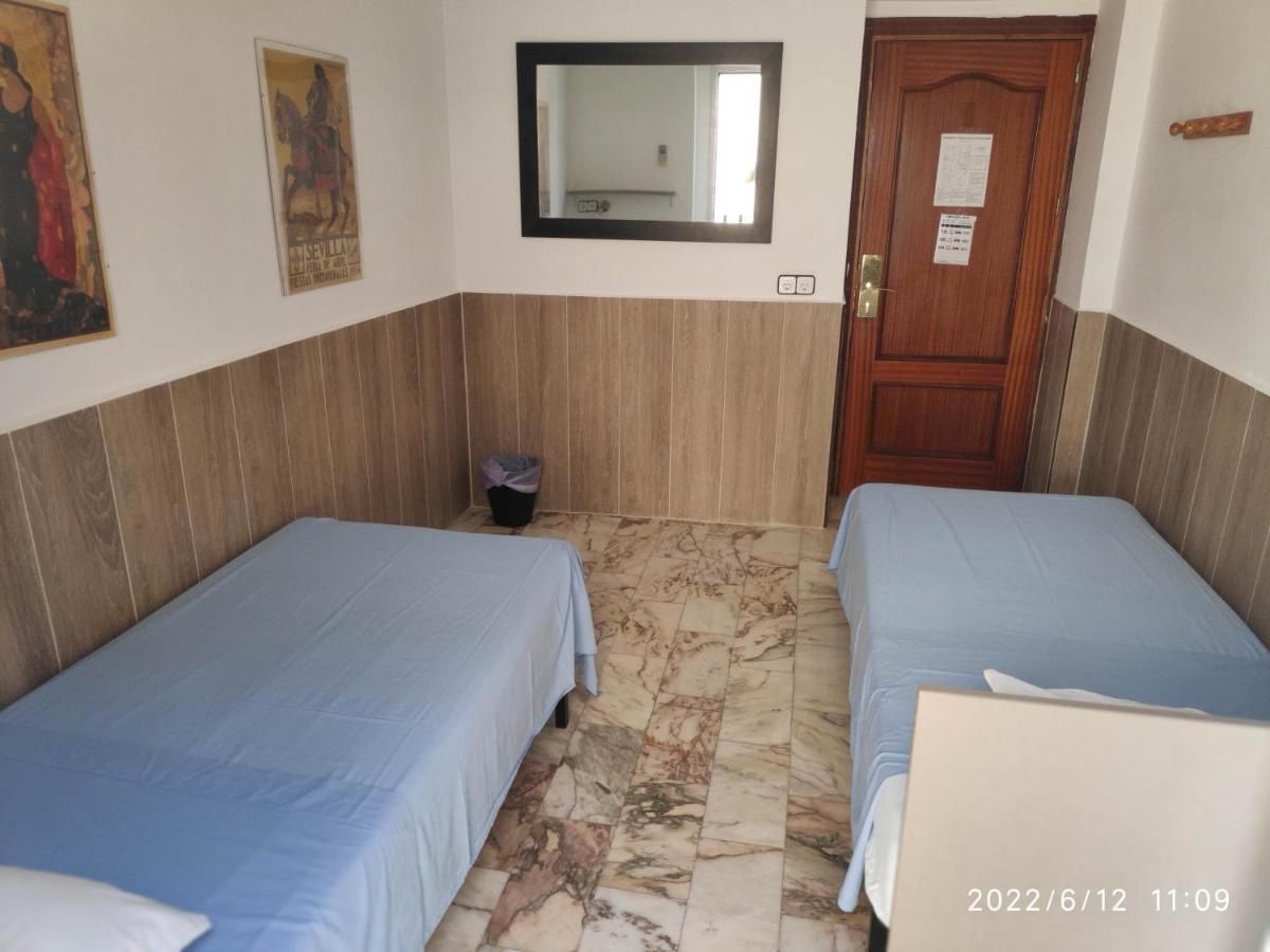 Hostel Triana Backpackers Seville Room photo