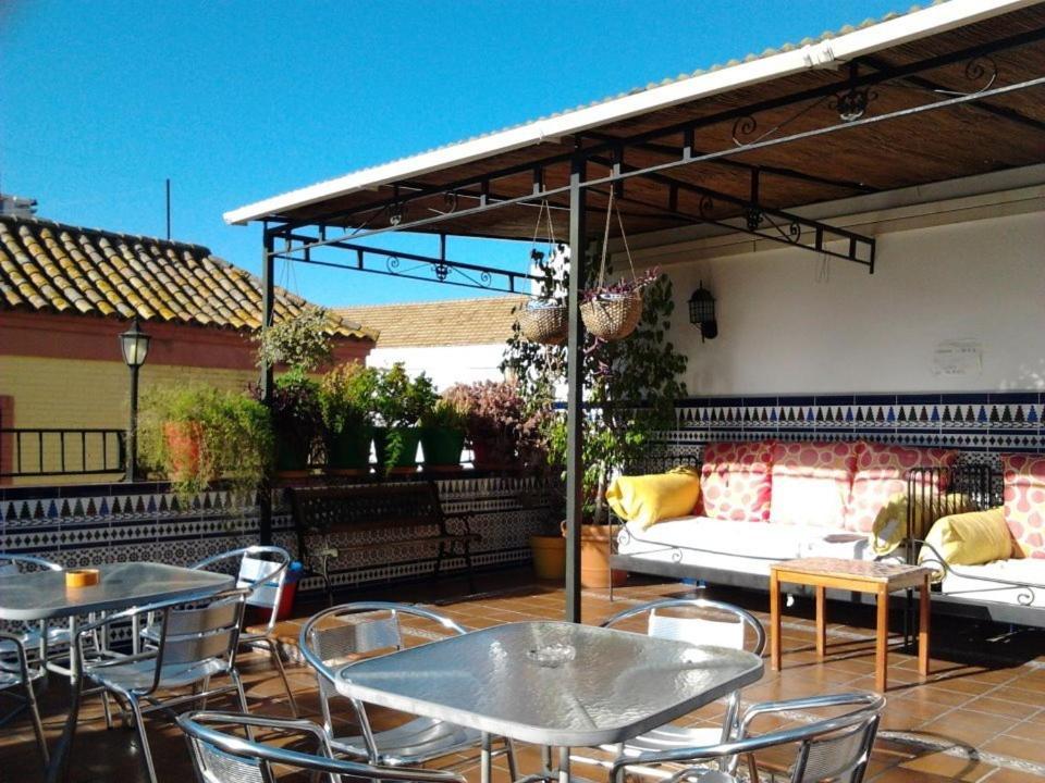 Hostel Triana Backpackers Seville Exterior photo